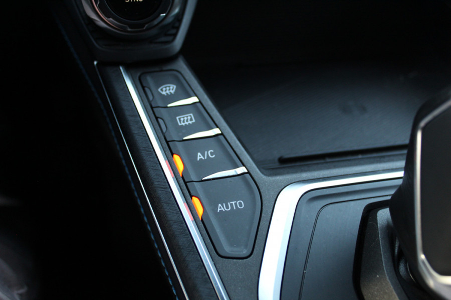 Lynk & Co 01 1.5-180pk. Luxe hybride rijden voor een reëel bedrag ! Trekgewicht 1.800kg ! Autm. airco, navigatie, telefoonvoorb., metallic lak, LM wielen, elektr. panodak, camera 360gr., adaptieve cruise cntrl., LED verlichting, Apple carplay/Android auto etc etc