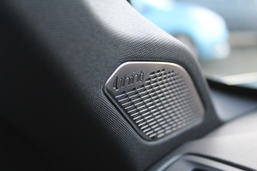 Lynk & Co 01 1.5-180pk. Luxe hybride rijden voor een reëel bedrag ! Trekgewicht 1.800kg ! Autm. airco, navigatie, telefoonvoorb., metallic lak, LM wielen, elektr. panodak, camera 360gr., adaptieve cruise cntrl., LED verlichting, Apple carplay/Android auto etc etc