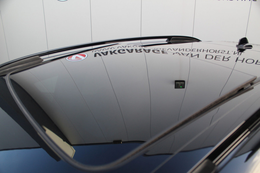 Lynk & Co 01 1.5-180pk. Luxe hybride rijden voor een reëel bedrag ! Trekgewicht 1.800kg ! Autm. airco, navigatie, telefoonvoorb., metallic lak, LM wielen, elektr. panodak, camera 360gr., adaptieve cruise cntrl., LED verlichting, Apple carplay/Android auto etc etc