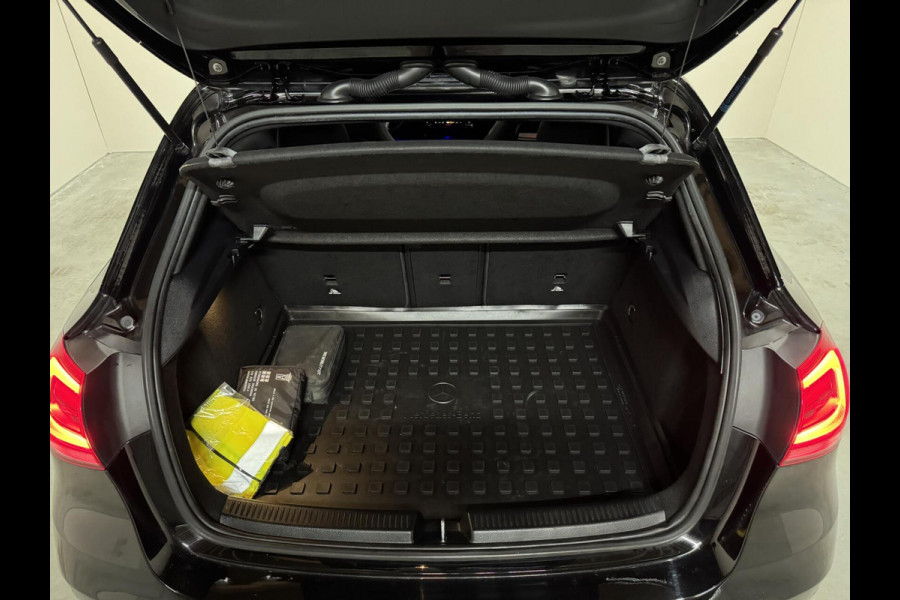 Mercedes-Benz A-Klasse 200 AMG Pano Sfeer Camera Cruise Widescreen