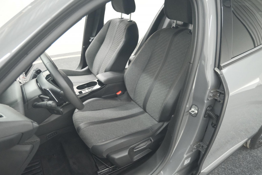 Peugeot 2008 Hybrid 136 e-DCS6 Allure | 360 Camera | Adaptieve Cruise Control | Dodehoekdetectie | Navigatie