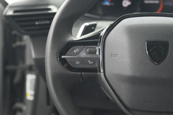 Peugeot 2008 Hybrid 136 e-DCS6 Allure | 360 Camera | Adaptieve Cruise Control | Dodehoekdetectie | Navigatie