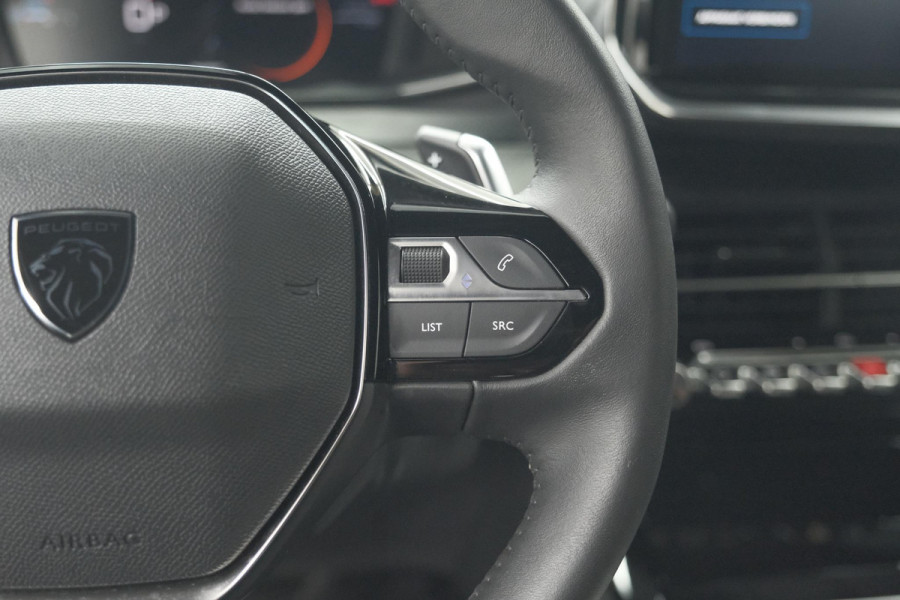 Peugeot 2008 Hybrid 136 e-DCS6 Allure | 360 Camera | Adaptieve Cruise Control | Dodehoekdetectie | Navigatie