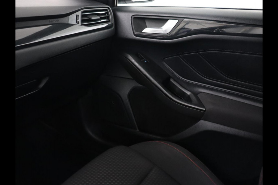 Ford Focus 1.5 EcoBoost ST Line X | Trekhaak | Adaptive cruise | Camera | Carplay | Digital Cockpit | Keyless | Full LED | Navigatie | Climate control