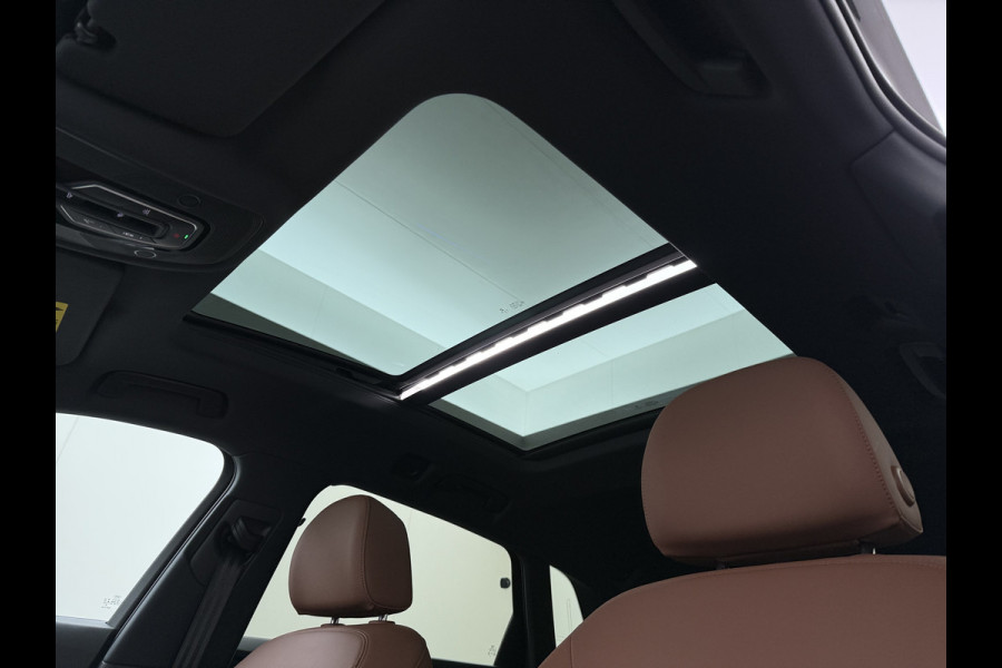 Audi e-tron 55 Quattro 95kWh 408PK Elektr.Leer+Verwarmd Pano-Dak Trekhaak Luchtvering Adap.Cruise Navi Ecc Stoelverwarming Business edition  SOH 93% LED Lmv Elek.Achterklep Privacy Glas Keyless Zwarte Hemel 1e Eigenaar 1.800KG Trekgewicht Zeer compleet! Volledig Dealer Onderhouden, net Beurt gehad bij Audi!