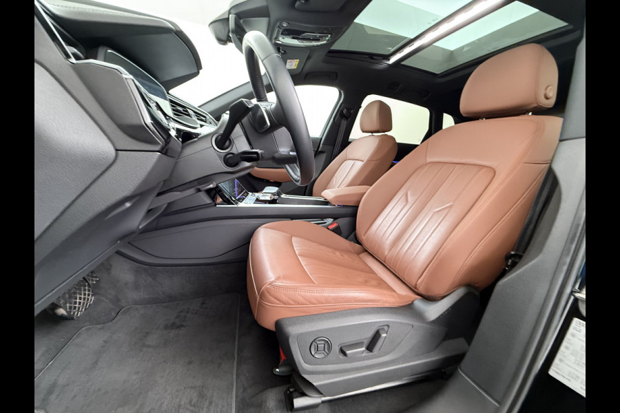 Audi e-tron 55 Quattro 95kWh 408PK Elektr.Leer+Verwarmd Pano-Dak Trekhaak Luchtvering Adap.Cruise Navi Ecc Stoelverwarming Business edition  SOH 93% LED Lmv Elek.Achterklep Privacy Glas Keyless Zwarte Hemel 1e Eigenaar 1.800KG Trekgewicht Zeer compleet! Volledig Dealer Onderhouden, net Beurt gehad bij Audi!