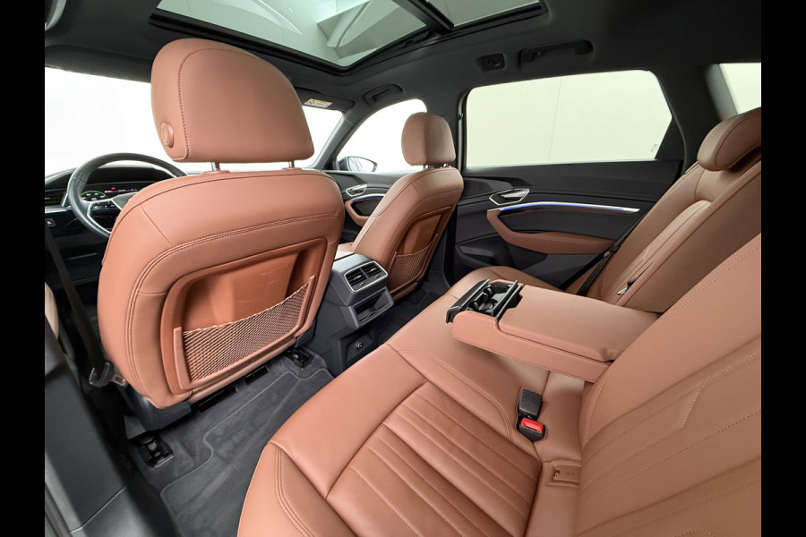 Audi e-tron 55 Quattro 95kWh 408PK Elektr.Leer+Verwarmd Pano-Dak Trekhaak Luchtvering Adap.Cruise Navi Ecc Stoelverwarming Business edition  SOH 93% LED Lmv Elek.Achterklep Privacy Glas Keyless Zwarte Hemel 1e Eigenaar 1.800KG Trekgewicht Zeer compleet! Volledig Dealer Onderhouden, net Beurt gehad bij Audi!