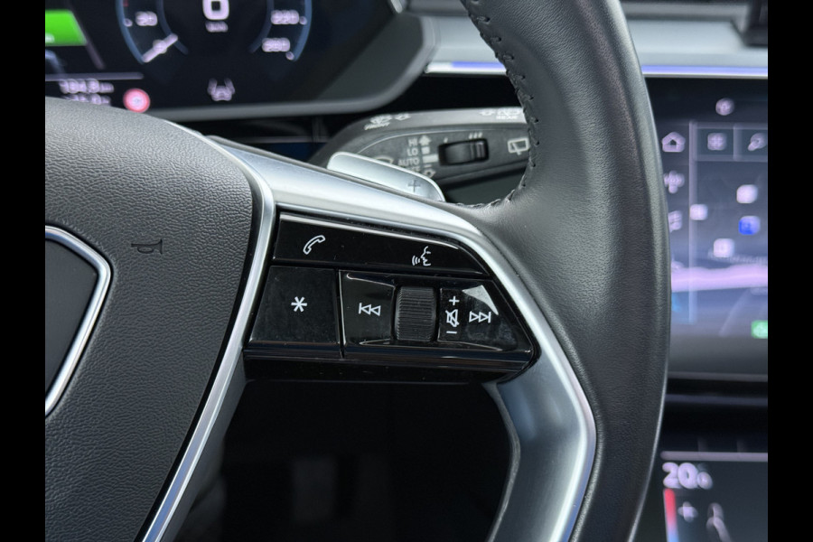 Audi e-tron 55 Quattro 95kWh 408PK Elektr.Leer+Verwarmd Pano-Dak Trekhaak Luchtvering Adap.Cruise Navi Ecc Stoelverwarming Business edition  SOH 93% LED Lmv Elek.Achterklep Privacy Glas Keyless Zwarte Hemel 1e Eigenaar 1.800KG Trekgewicht Zeer compleet! Volledig Dealer Onderhouden, net Beurt gehad bij Audi!