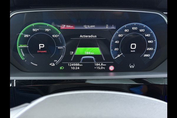 Audi e-tron 55 Quattro 95kWh 408PK Elektr.Leer+Verwarmd Pano-Dak Trekhaak Luchtvering Adap.Cruise Navi Ecc Stoelverwarming Business edition  SOH 93% LED Lmv Elek.Achterklep Privacy Glas Keyless Zwarte Hemel 1e Eigenaar 1.800KG Trekgewicht Zeer compleet! Volledig Dealer Onderhouden, net Beurt gehad bij Audi!