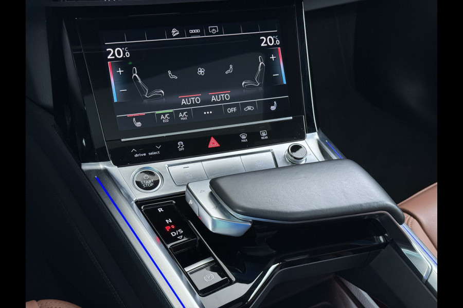Audi e-tron 55 Quattro 95kWh 408PK Elektr.Leer+Verwarmd Pano-Dak Trekhaak Luchtvering Adap.Cruise Navi Ecc Stoelverwarming Business edition  SOH 93% LED Lmv Elek.Achterklep Privacy Glas Keyless Zwarte Hemel 1e Eigenaar 1.800KG Trekgewicht Zeer compleet! Volledig Dealer Onderhouden, net Beurt gehad bij Audi!
