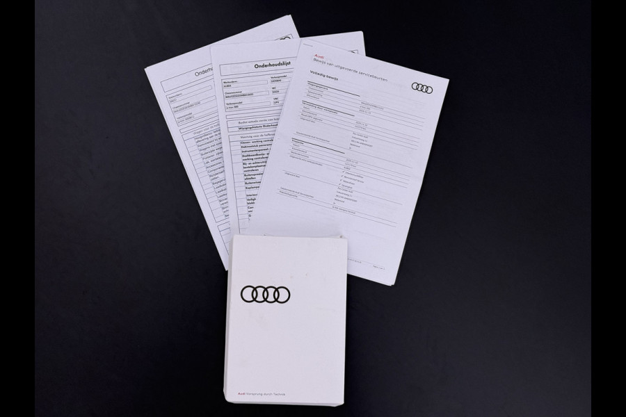 Audi e-tron 55 Quattro 95kWh 408PK Elektr.Leer+Verwarmd Pano-Dak Trekhaak Luchtvering Adap.Cruise Navi Ecc Stoelverwarming Business edition  SOH 93% LED Lmv Elek.Achterklep Privacy Glas Keyless Zwarte Hemel 1e Eigenaar 1.800KG Trekgewicht Zeer compleet! Volledig Dealer Onderhouden, net Beurt gehad bij Audi!