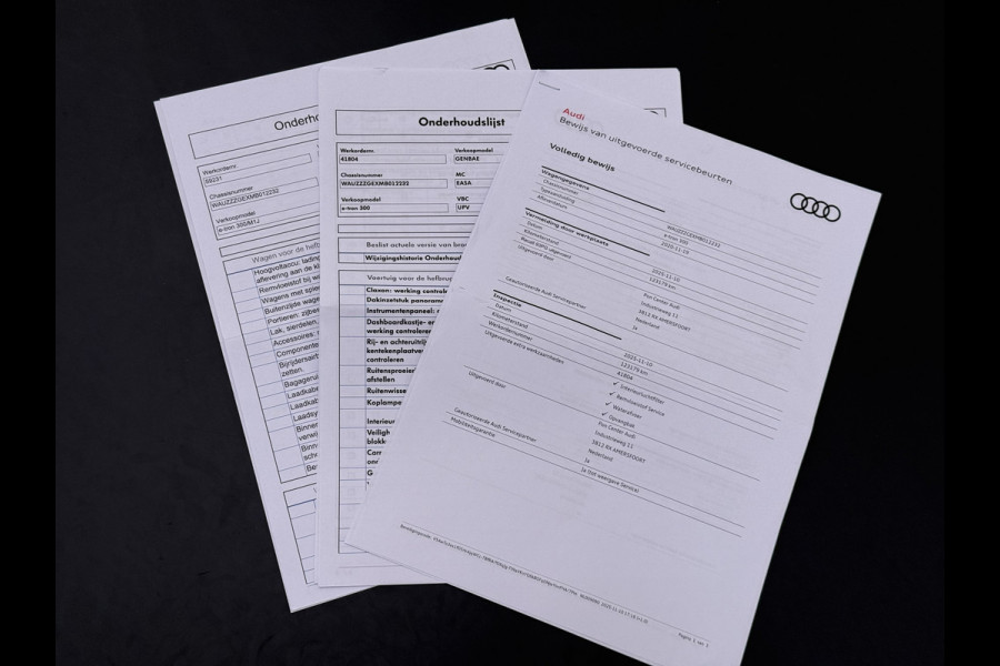 Audi e-tron 55 Quattro 95kWh 408PK Elektr.Leer+Verwarmd Pano-Dak Trekhaak Luchtvering Adap.Cruise Navi Ecc Stoelverwarming Business edition  SOH 93% LED Lmv Elek.Achterklep Privacy Glas Keyless Zwarte Hemel 1e Eigenaar 1.800KG Trekgewicht Zeer compleet! Volledig Dealer Onderhouden, net Beurt gehad bij Audi!