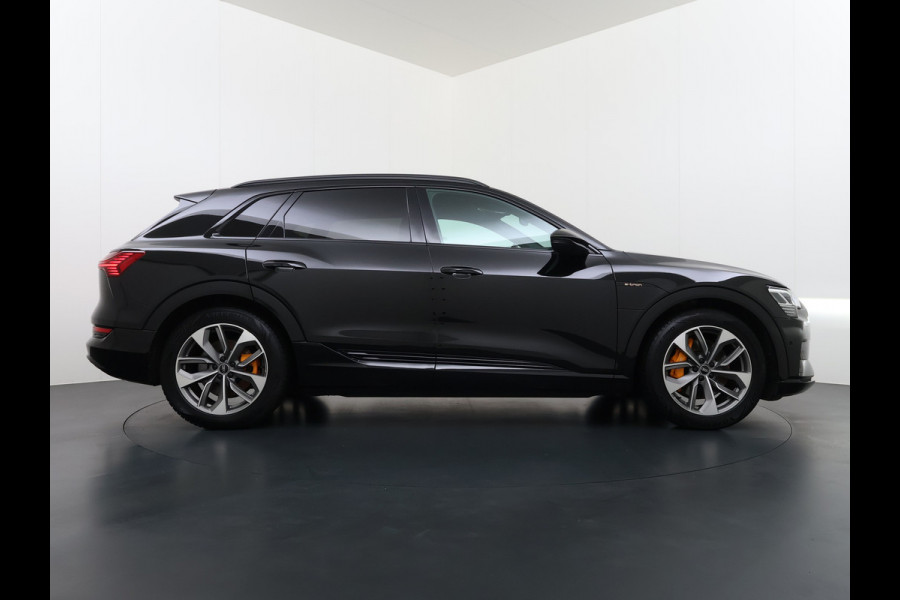 Audi e-tron 55 Quattro 95kWh 408PK Elektr.Leer+Verwarmd Pano-Dak Trekhaak Luchtvering Adap.Cruise Navi Ecc Stoelverwarming Business edition  SOH 93% LED Lmv Elek.Achterklep Privacy Glas Keyless Zwarte Hemel 1e Eigenaar 1.800KG Trekgewicht Zeer compleet! Volledig Dealer Onderhouden, net Beurt gehad bij Audi!