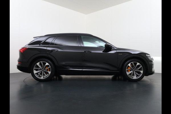 Audi e-tron 55 Quattro 95kWh 408PK Elektr.Leer+Verwarmd Pano-Dak Trekhaak Luchtvering Adap.Cruise Navi Ecc Stoelverwarming Business edition  SOH 93% LED Lmv Elek.Achterklep Privacy Glas Keyless Zwarte Hemel 1e Eigenaar 1.800KG Trekgewicht Zeer compleet! Volledig Dealer Onderhouden, net Beurt gehad bij Audi!