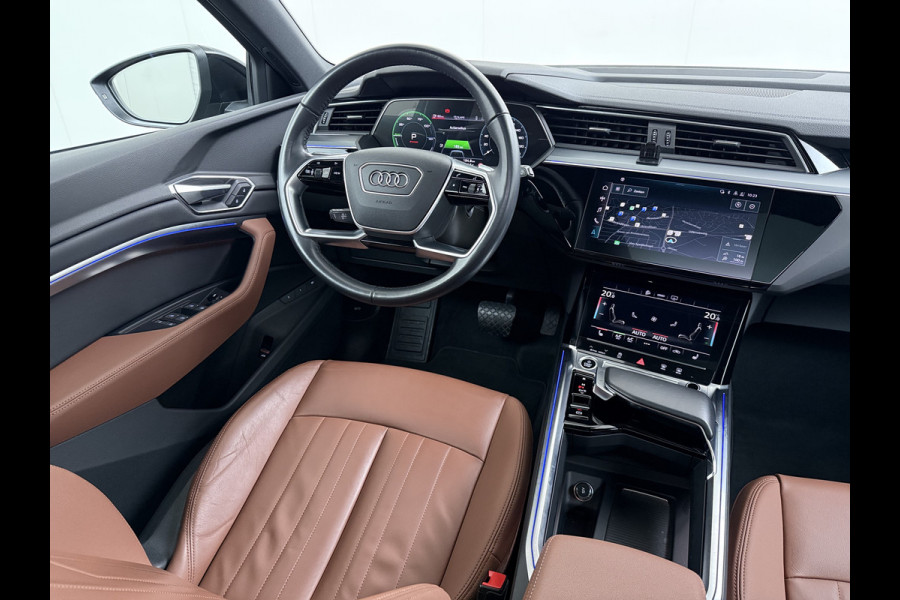 Audi e-tron 55 Quattro 95kWh 408PK Elektr.Leer+Verwarmd Pano-Dak Trekhaak Luchtvering Adap.Cruise Navi Ecc Stoelverwarming Business edition  SOH 93% LED Lmv Elek.Achterklep Privacy Glas Keyless Zwarte Hemel 1e Eigenaar 1.800KG Trekgewicht Zeer compleet! Volledig Dealer Onderhouden, net Beurt gehad bij Audi!