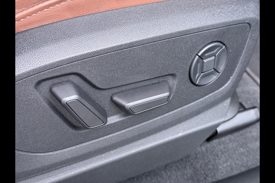 Audi e-tron 55 Quattro 95kWh 408PK Elektr.Leer+Verwarmd Pano-Dak Trekhaak Luchtvering Adap.Cruise Navi Ecc Stoelverwarming Business edition  SOH 93% LED Lmv Elek.Achterklep Privacy Glas Keyless Zwarte Hemel 1e Eigenaar 1.800KG Trekgewicht Zeer compleet! Volledig Dealer Onderhouden, net Beurt gehad bij Audi!