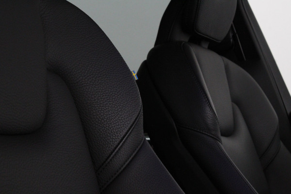 Volvo XC60 2.0 T6 Plug-in hybrid AWD Inscription 341pk/Trekhaak/Pano.schuif/Memory/Leer/ONYX BLACK/Apple CarPlay/Standverwarming