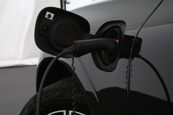 Volvo XC60 2.0 T6 Plug-in hybrid AWD Inscription 341pk/Trekhaak/Pano.schuif/Memory/Leer/ONYX BLACK/Apple CarPlay/Standverwarming
