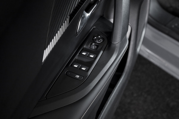 Peugeot 2008 1.2 Hybrid 145 Allure - Automaat | Dig. Cockpit | Adapt. Cruise | Stoelverw. | PDC | Camera | App. Connect | ECC | DAB | LM 17" | 8647