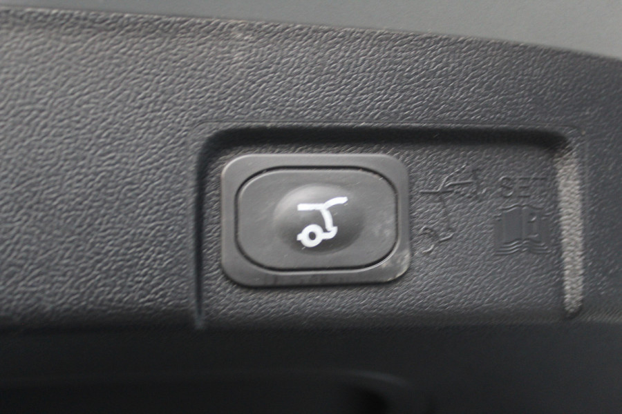 Ford Puma 1.0-125pk EcoBoost Mild Hybrid ST-Line X AUTOMAAT ! Nieuw model ! Fabrieksgarantie t/m 16-09-2028. Mooie, erg luxe hoogzitter ! Slechts 11.300km ! Autm. airco, camera rondom, navigatie, telefoonvoorb., B&O soundsyst., metallic lak, LM wielen, LED verlichting, adaptieve cruise control etc.