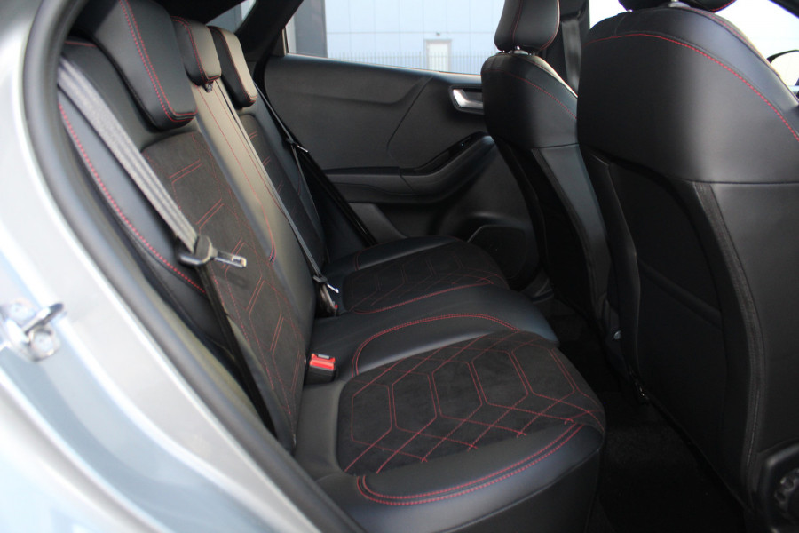 Ford Puma 1.0-125pk EcoBoost Mild Hybrid ST-Line X AUTOMAAT ! Nieuw model ! Fabrieksgarantie t/m 16-09-2028. Mooie, erg luxe hoogzitter ! Slechts 11.300km ! Autm. airco, camera rondom, navigatie, telefoonvoorb., B&O soundsyst., metallic lak, LM wielen, LED verlichting, adaptieve cruise control etc.