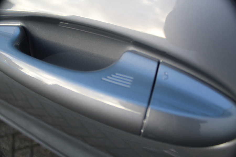 Ford Puma 1.0-125pk EcoBoost Mild Hybrid ST-Line X AUTOMAAT ! Nieuw model ! Fabrieksgarantie t/m 16-09-2028. Mooie, erg luxe hoogzitter ! Slechts 11.300km ! Autm. airco, camera rondom, navigatie, telefoonvoorb., B&O soundsyst., metallic lak, LM wielen, LED verlichting, adaptieve cruise control etc.