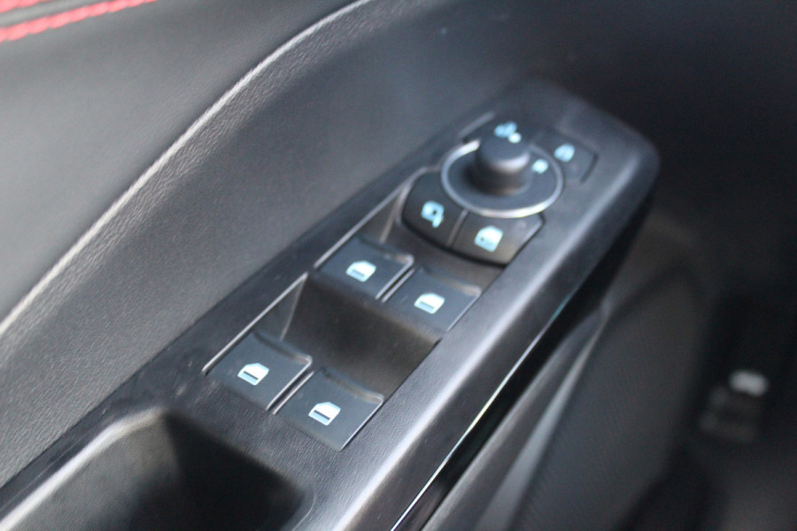 Ford Puma 1.0-125pk EcoBoost Mild Hybrid ST-Line X AUTOMAAT ! Nieuw model ! Fabrieksgarantie t/m 16-09-2028. Mooie, erg luxe hoogzitter ! Slechts 11.300km ! Autm. airco, camera rondom, navigatie, telefoonvoorb., B&O soundsyst., metallic lak, LM wielen, LED verlichting, adaptieve cruise control etc.