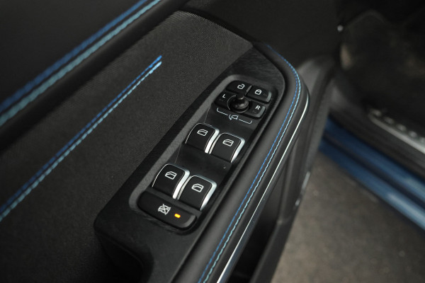 Lynk & Co 01 1.5 Zwarte Hemel, Panorama Dak, Black Pakket