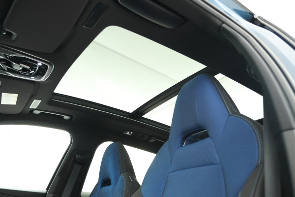 Lynk & Co 01 1.5 Zwarte Hemel, Panorama Dak, Black Pakket