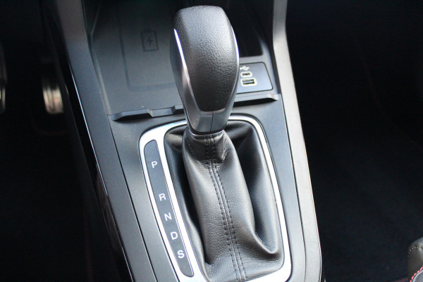 Ford Puma 1.0-125pk EcoBoost Mild Hybrid ST-Line X AUTOMAAT ! Nieuw model ! Fabrieksgarantie t/m 25-09-2028. Mooie, erg luxe hoogzitter ! Slechts 8.500 km ! Autm. airco, camera rondom, navigatie, telefoonvoorb., B&O soundsyst., metallic lak, LM wielen, LED verlichting, adaptieve cruise control etc.