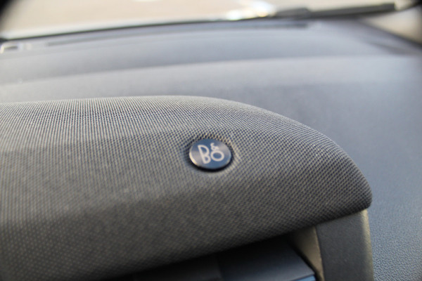 Ford Puma 1.0-125pk EcoBoost Mild Hybrid ST-Line X AUTOMAAT ! Nieuw model ! Fabrieksgarantie t/m 25-09-2028. Mooie, erg luxe hoogzitter ! Slechts 8.500 km ! Autm. airco, camera rondom, navigatie, telefoonvoorb., B&O soundsyst., metallic lak, LM wielen, LED verlichting, adaptieve cruise control etc.