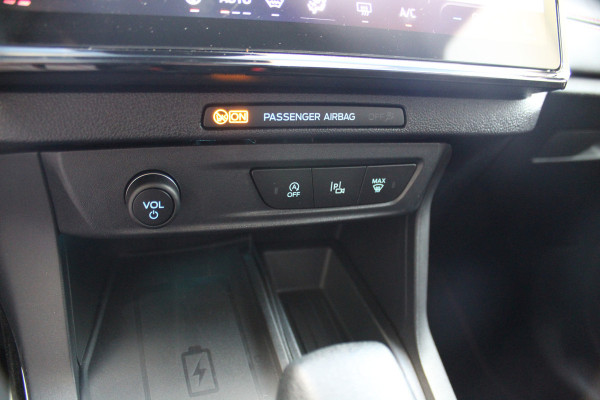 Ford Puma 1.0-125pk EcoBoost Mild Hybrid ST-Line X AUTOMAAT ! Nieuw model ! Fabrieksgarantie t/m 25-09-2028. Mooie, erg luxe hoogzitter ! Slechts 8.500 km ! Autm. airco, camera rondom, navigatie, telefoonvoorb., B&O soundsyst., metallic lak, LM wielen, LED verlichting, adaptieve cruise control etc.