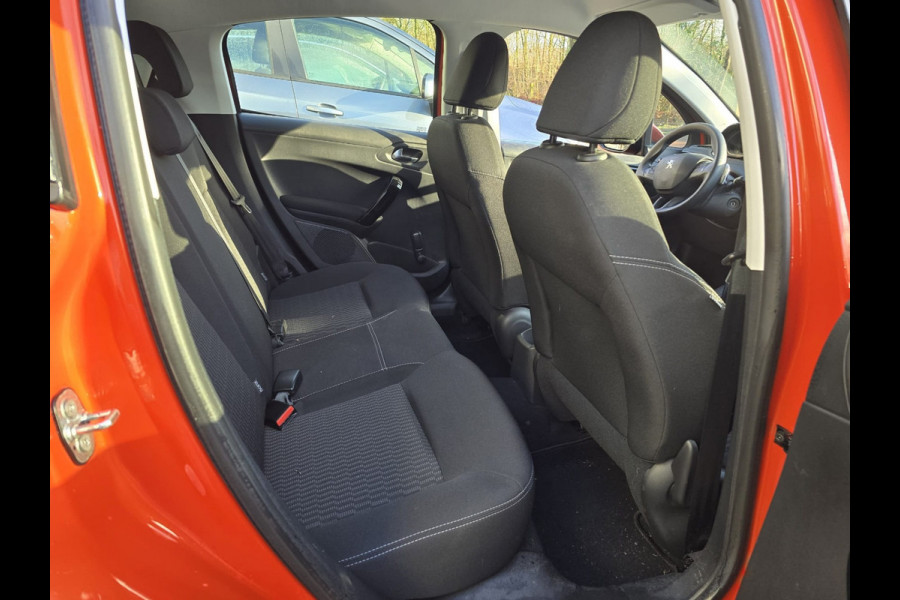 Peugeot 208 1.2 82PK Active | 1E EIGENAAR | AUTOMAAT | 12MND GARANTIE | NAVI | CRUISE | AIRCO |