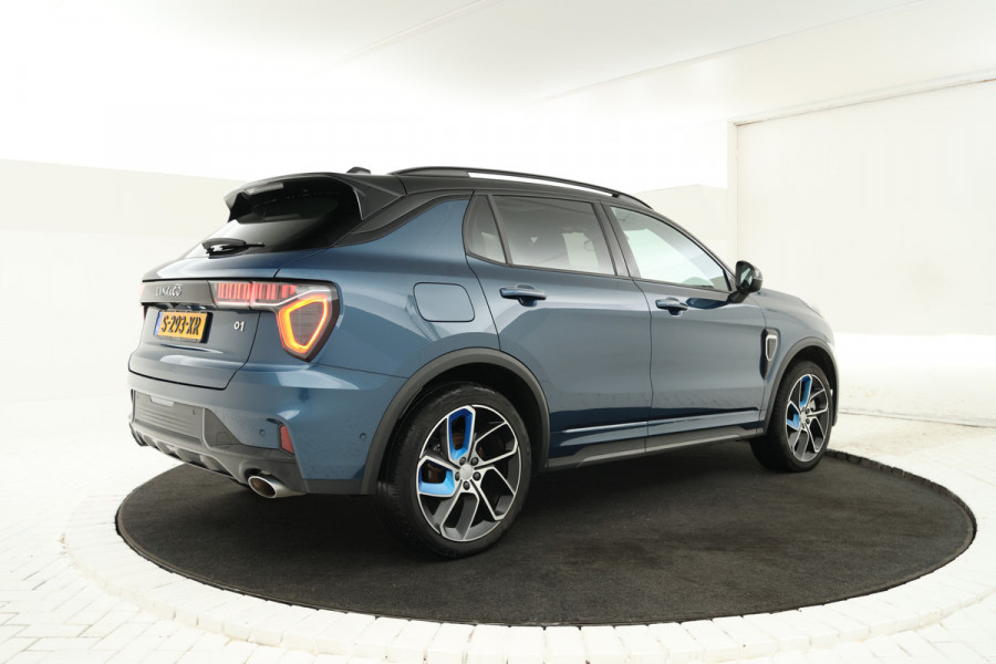 Lynk & Co 01 1.5 Zwarte Hemel, Panorama Dak, Black Pakket