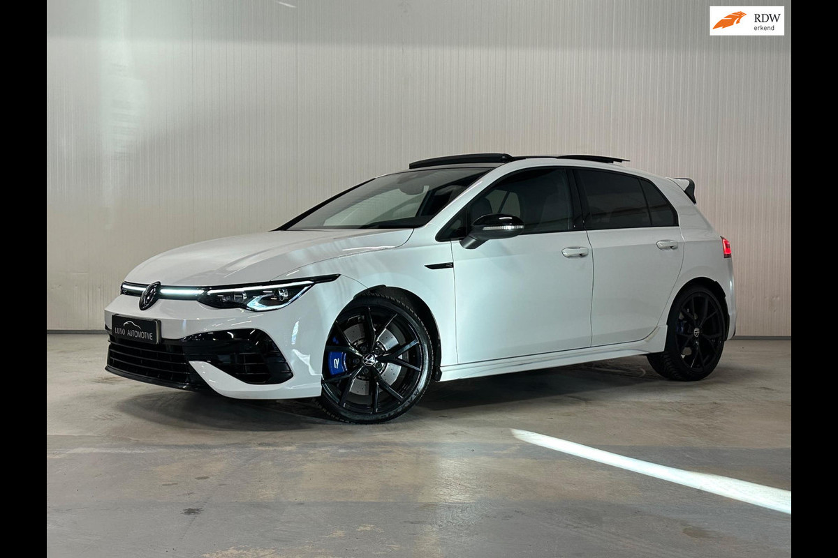 Volkswagen Golf 2.0 TSI R 4Motion | PANO | IQ LIGHTS | CAMERA | NIEUWSTAAT