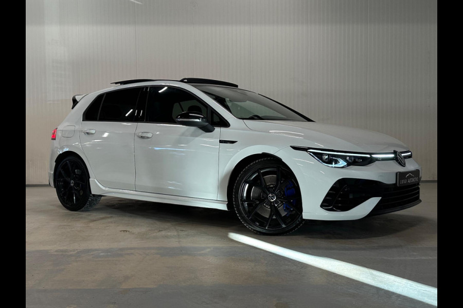 Volkswagen Golf 2.0 TSI R 4Motion | PANO | IQ LIGHTS | CAMERA | NIEUWSTAAT