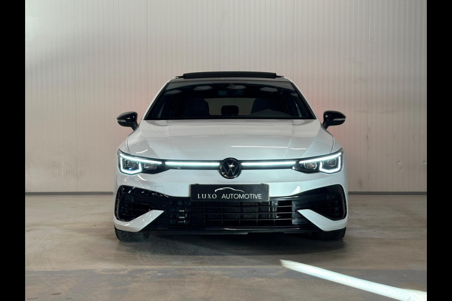 Volkswagen Golf 2.0 TSI R 4Motion | PANO | IQ LIGHTS | CAMERA | NIEUWSTAAT