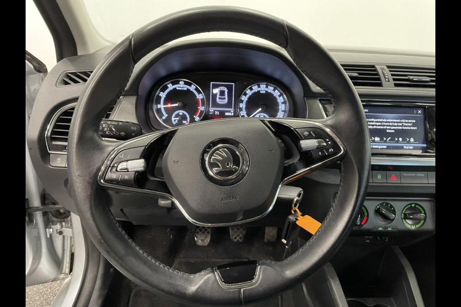 Škoda Fabia 1.0 TSI Business Edition Navigatie Apple Carplay/Android Auto Parkeersensoren achter Cruise Control Airco Lichtmetalen velgen