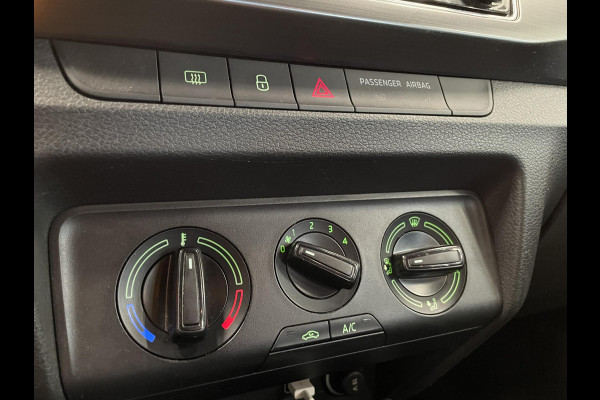 Škoda Fabia 1.0 TSI Business Edition Navigatie Apple Carplay/Android Auto Parkeersensoren achter Cruise Control Airco Lichtmetalen velgen