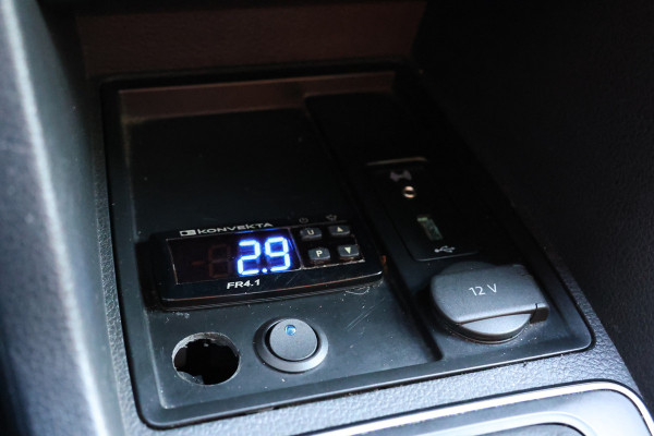 Volkswagen Caddy 2.0 TDI 150 PK L2H1 Maxi Highline | Koelwagen | L+R Schuifdeur | Bi-Xenon | ACC | Climate control | CarPlay | Navigatie | DAB | Trekhaak | Nieuwe APK | NL Auto