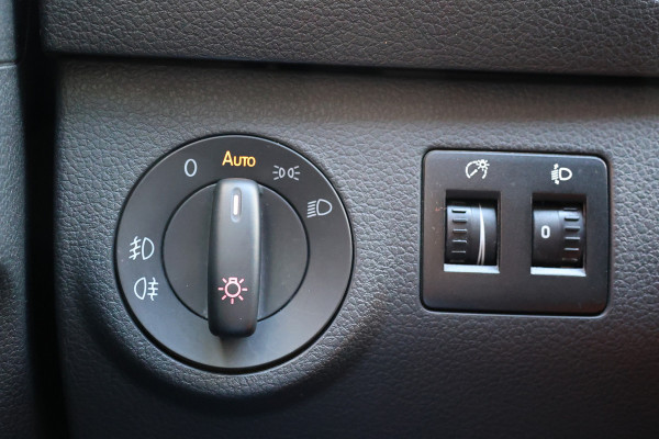 Volkswagen Caddy 2.0 TDI 150 PK L2H1 Maxi Highline | Koelwagen | L+R Schuifdeur | Bi-Xenon | ACC | Climate control | CarPlay | Navigatie | DAB | Trekhaak | Nieuwe APK | NL Auto