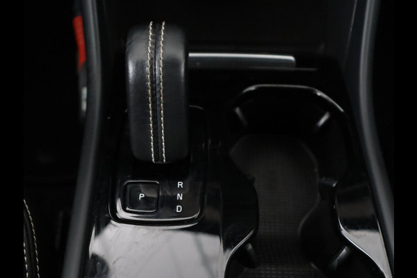 Volvo XC40 Recharge P8 AWD R Design | Stoel & stuurverwarming | Camera | Leder/Alcantara | Adaptive cruise | Keyless | Full LED | Navigatie | Harman/Kardon