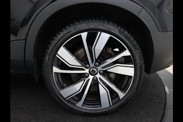 Volvo XC40 Recharge P8 AWD R Design | Stoel & stuurverwarming | Camera | Leder/Alcantara | Adaptive cruise | Keyless | Full LED | Navigatie | Harman/Kardon