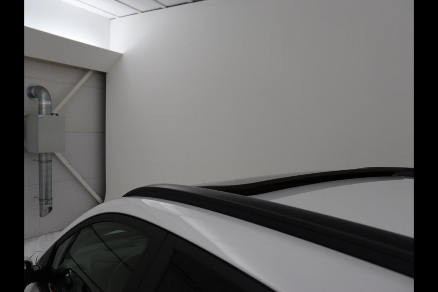 Hyundai Kona EV Limited 64 kWh | Schuifdak | Leder | Trekhaak | Stoelventilatie | Head-Up | Carplay | Warmtepomp | Achterbankverwarming | Navigatie | Camera | Full LED | Keyless