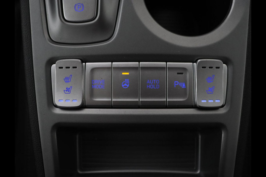 Hyundai Kona EV Limited 64 kWh | Schuifdak | Leder | Trekhaak | Stoelventilatie | Head-Up | Carplay | Warmtepomp | Achterbankverwarming | Navigatie | Camera | Full LED | Keyless