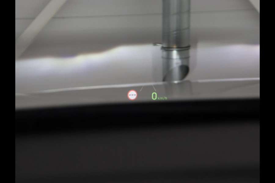Hyundai Kona EV Limited 64 kWh | Schuifdak | Leder | Trekhaak | Stoelventilatie | Head-Up | Carplay | Warmtepomp | Achterbankverwarming | Navigatie | Camera | Full LED | Keyless