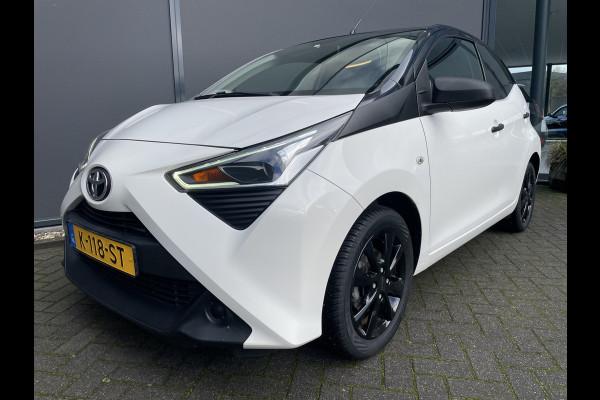 Toyota Aygo 1.0 VVT-i x-fun Airco - Bluetooth - Radio - Stuur multifunctioneel - Sportwielen 15 inch - All season banden - Elektrische ramen voor - Start/stop systeem