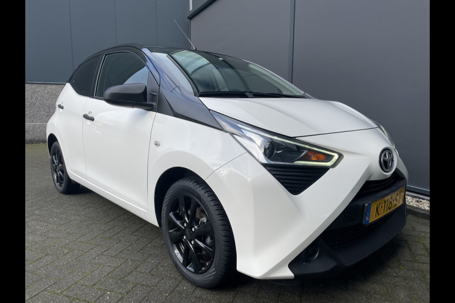 Toyota Aygo 1.0 VVT-i x-fun Airco - Bluetooth - Radio - Stuur multifunctioneel - Sportwielen 15 inch - All season banden - Elektrische ramen voor - Start/stop systeem