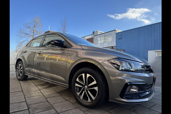 Volkswagen Polo 1.0 MPI R-Line Styling - Apple CarPlay / Navigatie I Airco I PDC I Sport velgen I 87.000 KM Dealer onderhouden