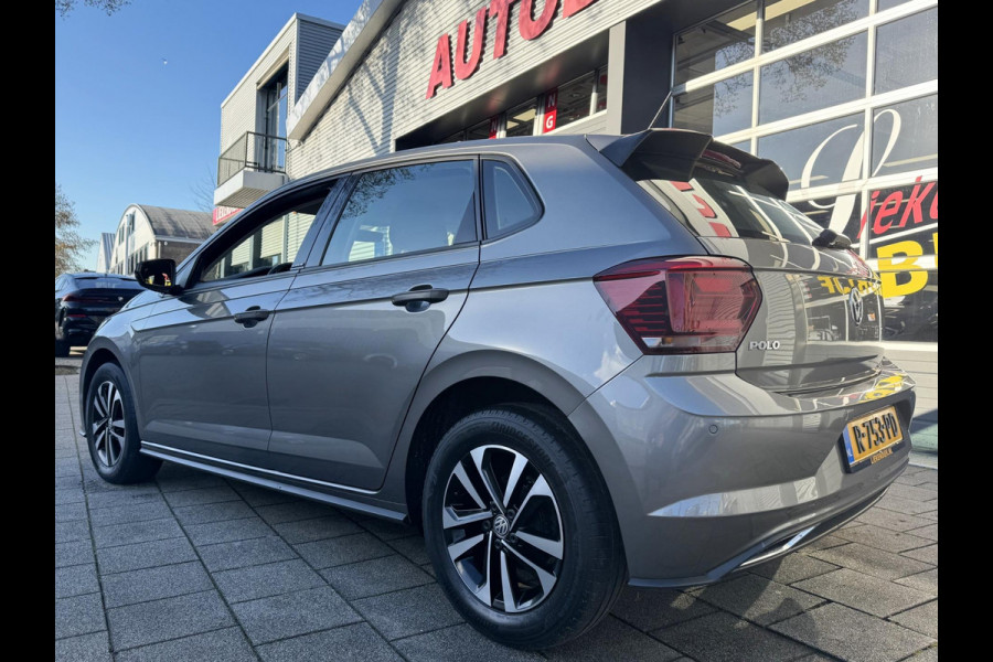 Volkswagen Polo 1.0 MPI R-Line Styling - Apple CarPlay / Navigatie I Airco I PDC I Sport velgen I 87.000 KM Dealer onderhouden